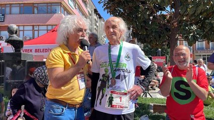 94'lük milli atlet, adına düzenlenen yarı maratonda koştu