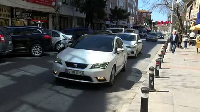 Akıl almaz kaza kamerada! Kendi aracıyla İETT otobüsü arasında sıkıştı