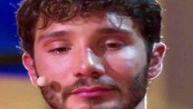 “Perché si è emozionato”. Amici, Stefano De Martino in lacrime durante l’esibizione