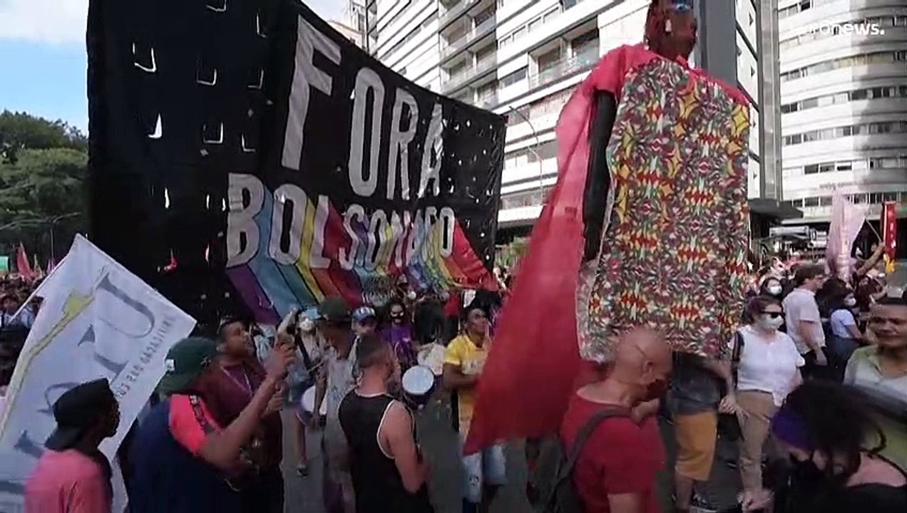 Gegen Hunger und Benzinpreise: Tausende bei Anti-Bolsonaro-Protestzug