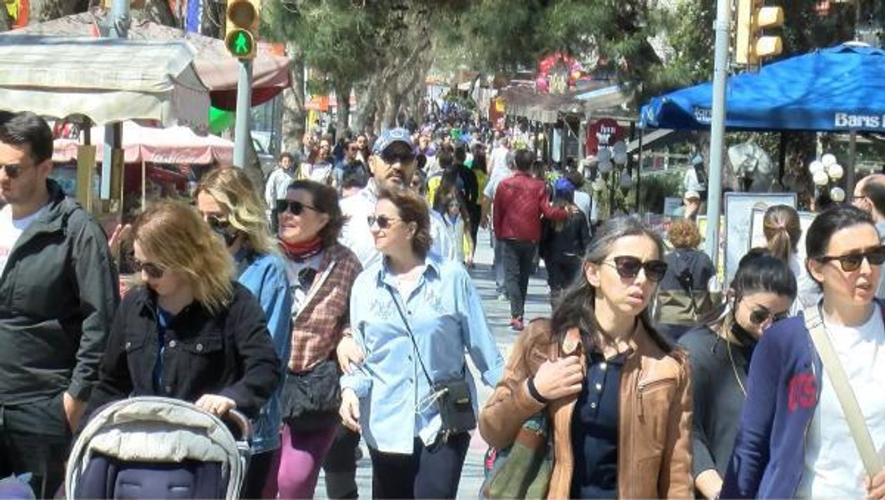 BAĞDAT CADDESİ VE CADDEBOSTAN SAHİLİ DOLDU TAŞTI