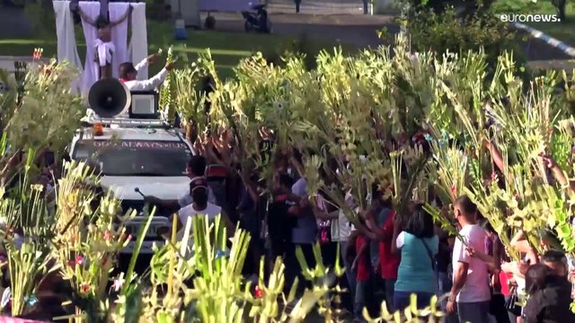 Après plus de deux ans, le pape célèbre la messe des Rameaux en présence de milliers de fidèles