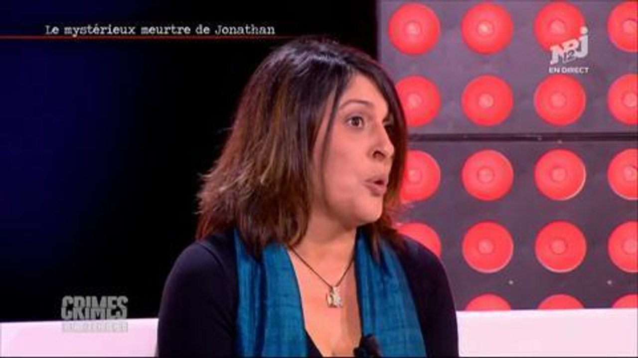 Une mère fond en larmes en évoquant son fils disparu dans Crimes en direct