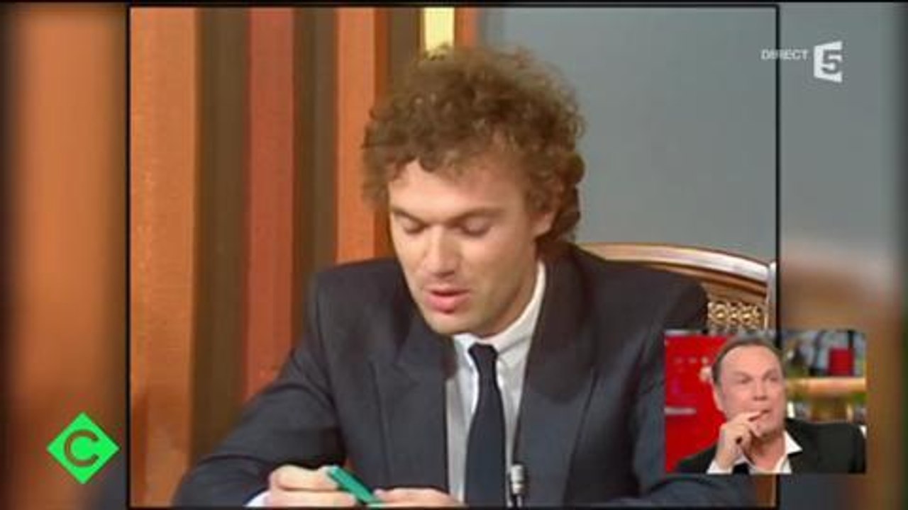 Le passé politique de Julien Lepers dévoilé dans C à vous