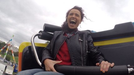 Aïda Touihri (Le Grand 8) interviewée sur un vrai Grand 8... A-t-elle eu peur ?