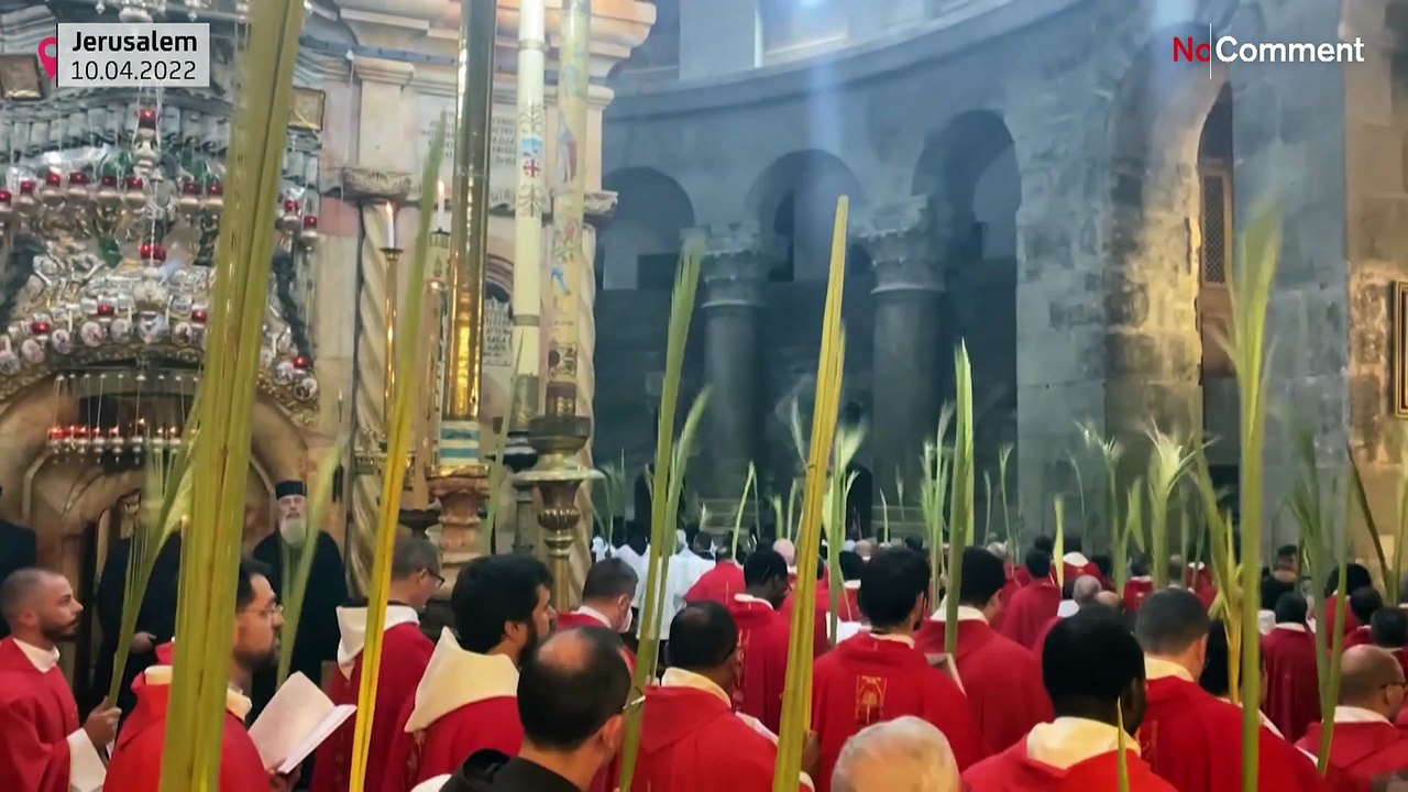 Christian faithful celebrate Palm Sunday at Jer...