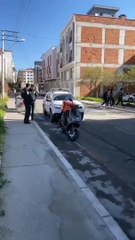 Polisten kuryeye: İstersen kaç dene, beynine sıkarım bir tane