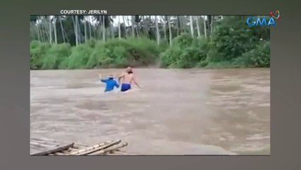 Para makauwi, buwis-buway na tinawid ng ilang residente ang rumaragasang ilog sa Datu Blah Sinsuat sa Maguindanao | 24 Oras Weekend