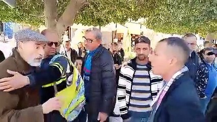 تونس.. مواطنون ونشطاء يحتجون و مناوشات بين أنصار النهضة وقيس سعيد