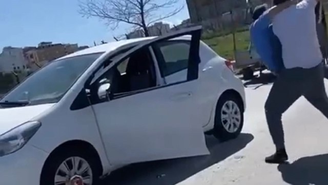 Pendik'te sürücülerin tekme tokat kavgası kamerada 