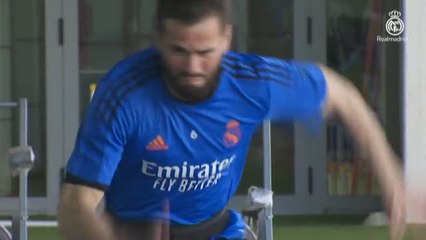 Скачать видео: El Real Madrid prepara el partido de Champions frente al Chelsea