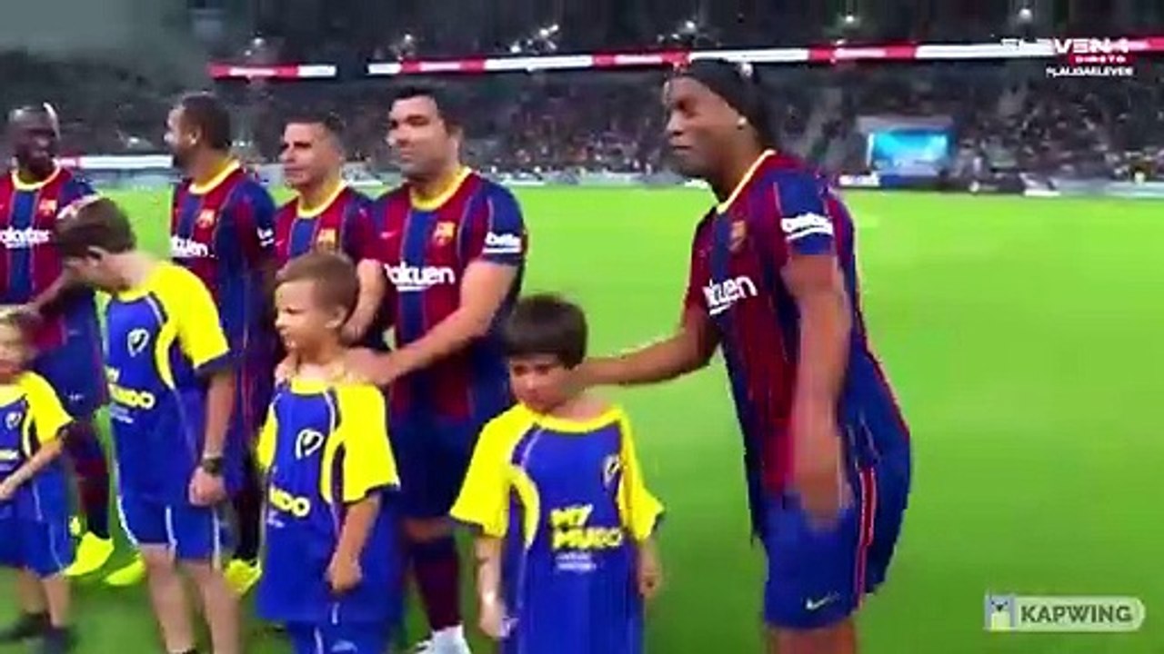 41 Year-old Ronaldinho Still Got Magic on His Feet