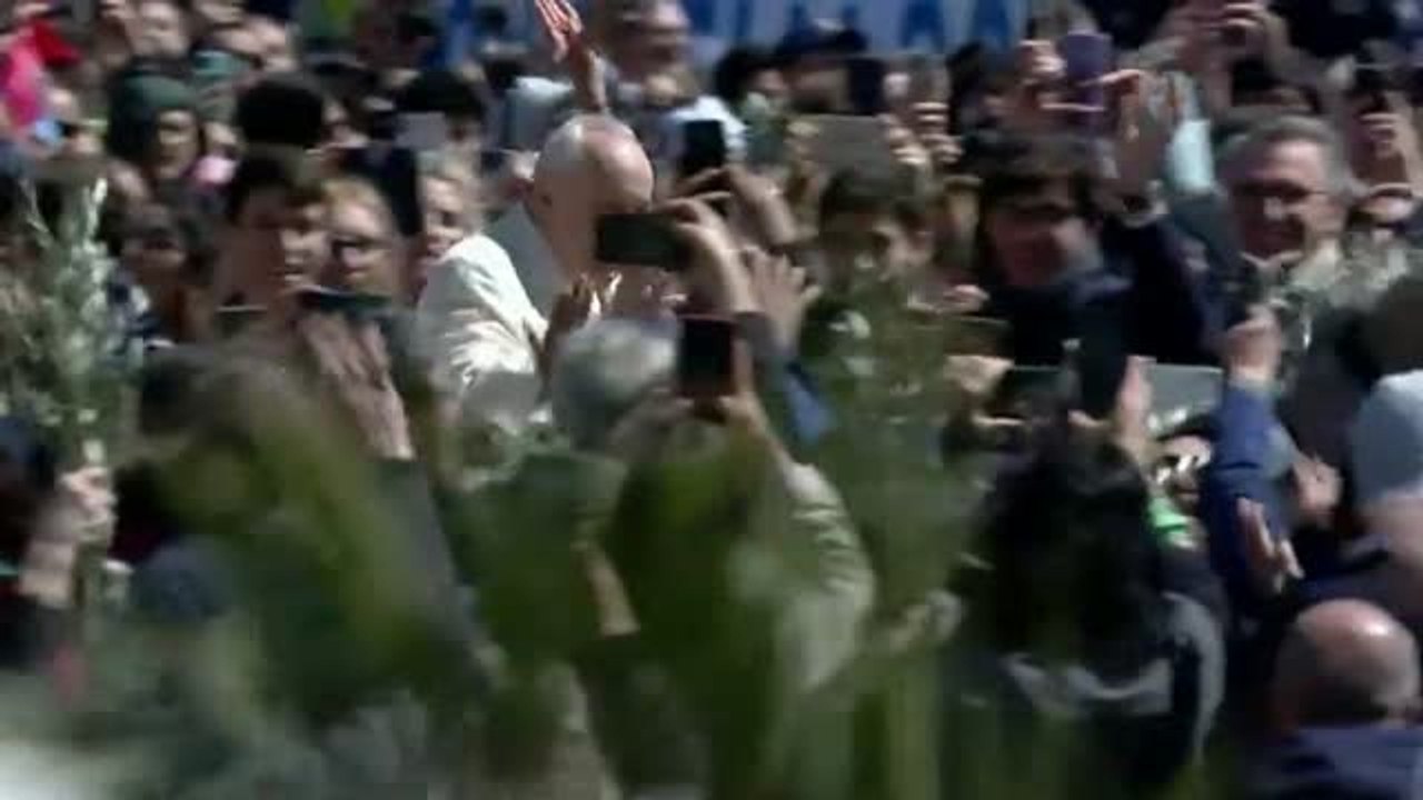 El papa pide una tregua de Semana Santa en Ucrania durante la misa del Domingo de Ramos