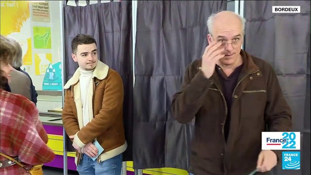 French presidential election: 1st round underway, the 12 candidates have voted