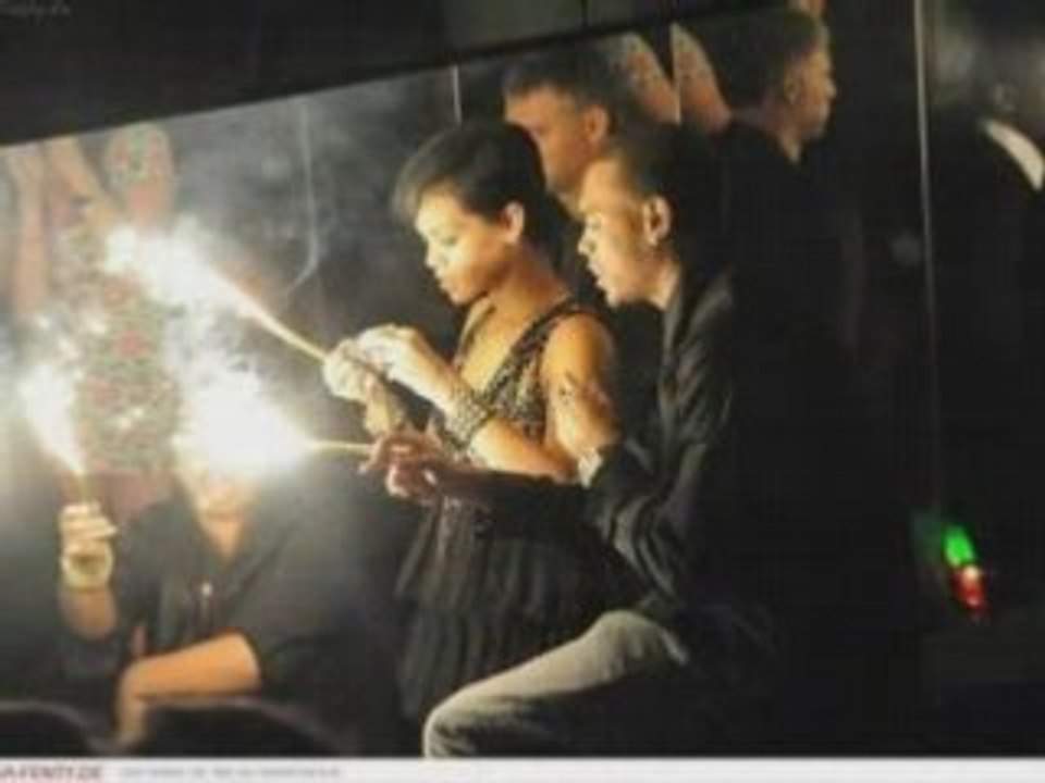 Chris Brown et Rihanna s'embrassent !!! EXCLU