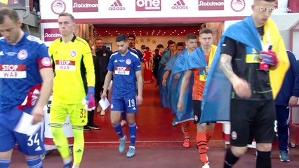 En Grèce, le club de foot de Donetsk dispute son premier match caritatif