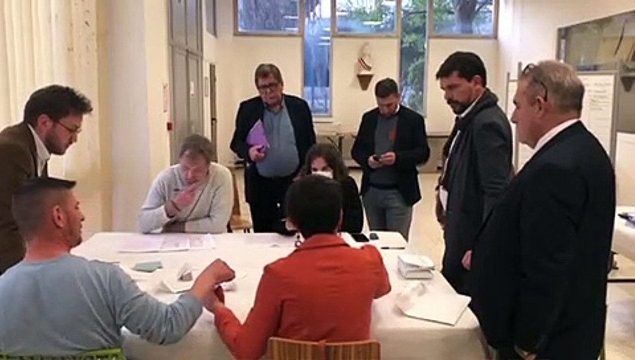 Le dépouillement à Vitrolles