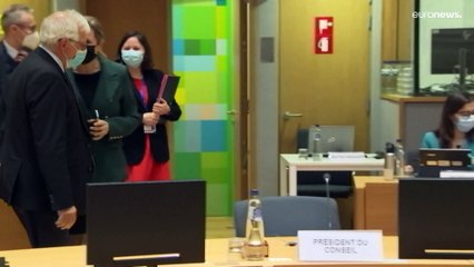 ЕС: Москве - санкции, Киеву - оружие