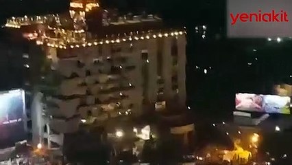 Pakistan'da İmran Han destekçileri meydanlara akın etti