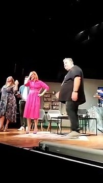 Αλεξάνδρα Παλαιολόγου: Συγκινήθηκε με την έκπληξη γενεθλίων της επί σκηνής - Πόσο χρονών έγινε;