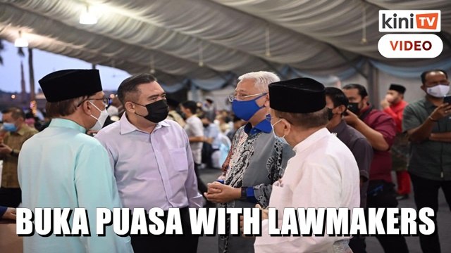 Anwar, Kit Siang break fast with PM at Seri Perdana