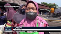 Pedagang Antre Minyak Goreng Curah Dalam Operasi Pasar