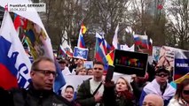 بدون تعليق: الألمان من أصول روسية يتظاهرون ضد التمييز منذ بدء الغزو الروسي لأوكرانيا
