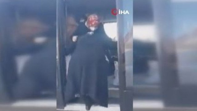 Başkent'te alışveriş tutarı 50 TL altında kalan yaşlı kadın zorla servis aracından indirildi