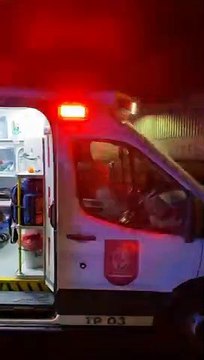 “Live“ Dos personas lesionadas tras choque entre una camioneta y una motocicleta en la colonia La Tijera