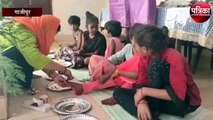 गाजीपुर में रामनवमी पर कुंवारी कन्याओं का पांव पखार, कराया भोजन