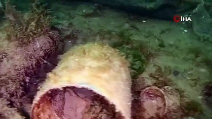 Balıkçı barınağındaki kirlilik su altından görüntülendi