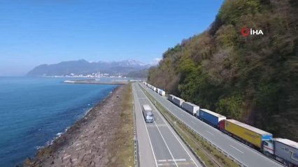 Sarp Sınır Kapısında kilometrelerce tır kuyruğu