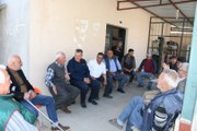 Adana'da çiftçiler CHP'li Ayhan Barut'a dert yandı: 'Tek suçumuz ve günahımız üretmek'
