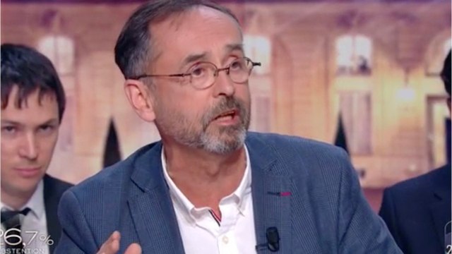 GALA VIDÉO - “Je ne vous le reproche pas” : Robert Ménard piqué au vif par Anne-Claire Coudray