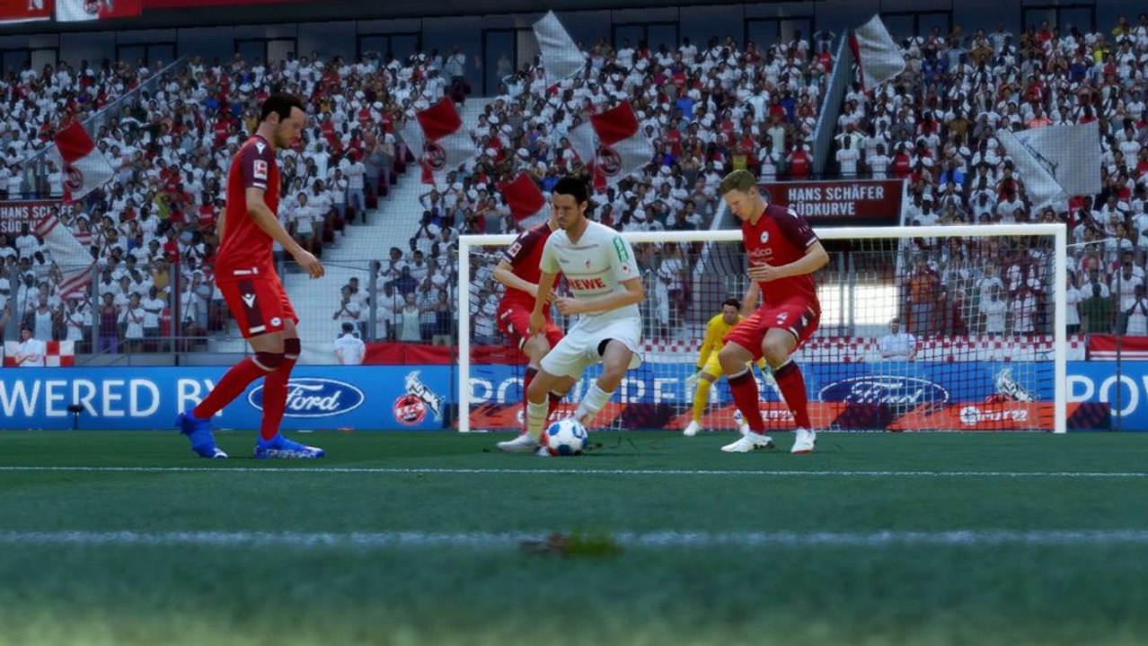 FIFA 22: Der feint forward and turn