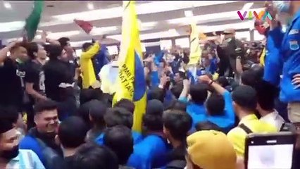 Aksi Ratusan Mahasiswa Duduki Gedung DPRD Tasikmalaya