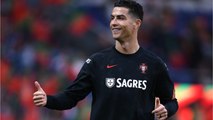 VOICI : Cristiano Ronaldo : après avoir balancé le portable d'un fan, le footballeur présente ses excuses