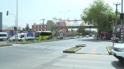 DİYARBAKIR - Bir üst geçitteki asansör kapısı kapatıldı