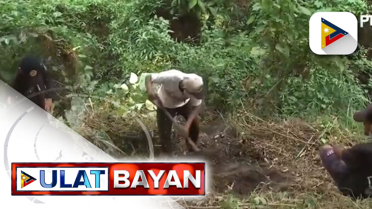 Mga ibinaong armas ng miyembro ng NPA, nahukay ng mga pulis sa gubat sa pagitan ng Pampanga at Tarlac