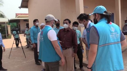 TDV'nin Kamboçya'daki Müslümanlara ramazan yardımı sürüyor