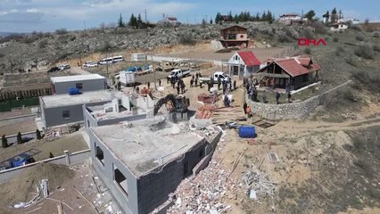 ÇORUM'DA SU HAVZASINDAKİ 10 KAÇAK YAPININ YIKIMI BAŞLADI