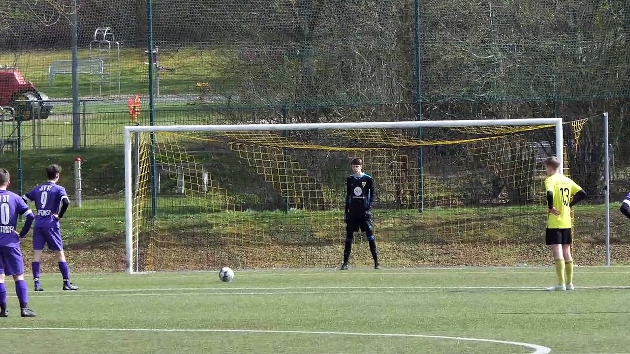 Das 1:0 für den SC Hainberg durch Filip Kutsche bei der JSG Schwarz-Gelb
