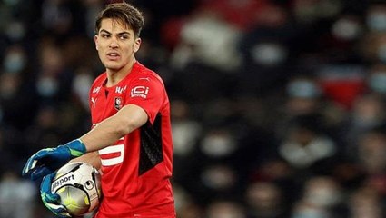 Fransa, Doğan Alemdar'ı konuşuyor! 19 yaşındaki kaleci, Rennes'e yıllar sonra ilki yaşattı