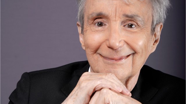 Voici - Mort de Claude Véga : l'humoriste et comédien est décédé à l'âge de 91 ans