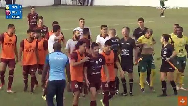 Bu kadarına da pes! Teknik direktör kadın hakeme kafa attı