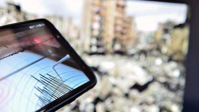 Son Dakika: Karadeniz açıklarında korkutan deprem! 4.4 şiddetindeki sarsıntı İstanbul'da da hissedildi