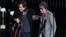 VOICI : Jacques Dutronc : pourquoi il a du mal à dire qu'il est fier de son fils Thomas Dutronc