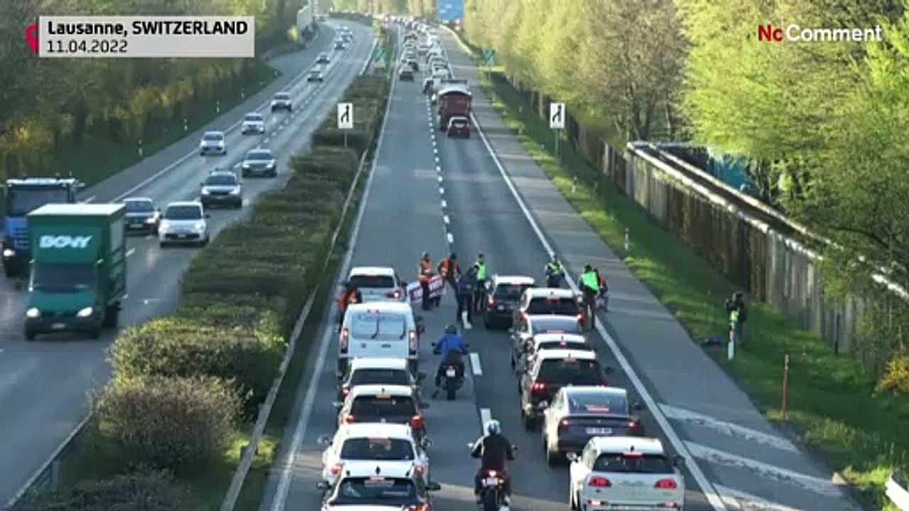 'Renovate Switzerland': Protest blockiert Autobahn A9 bei Lausanne