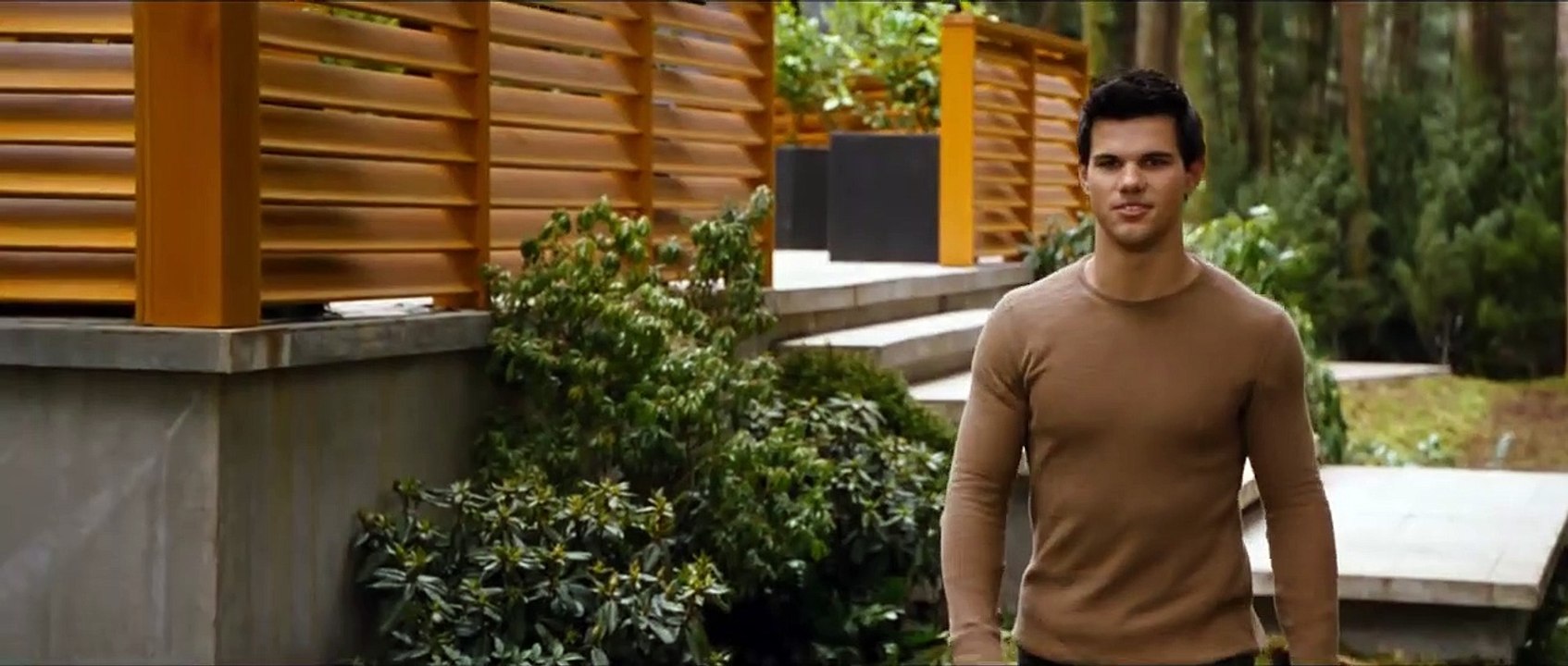 La bande-annonce de Twilight 5 en VF : Kellan Lutz révèle qu'il a failli quitter la saga.