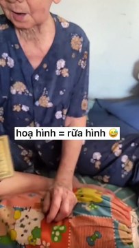 Cháu gái mang ảnh cũ đi phục chế, bà nội rơi nước mắt khi được thấy lại thời thanh xuân